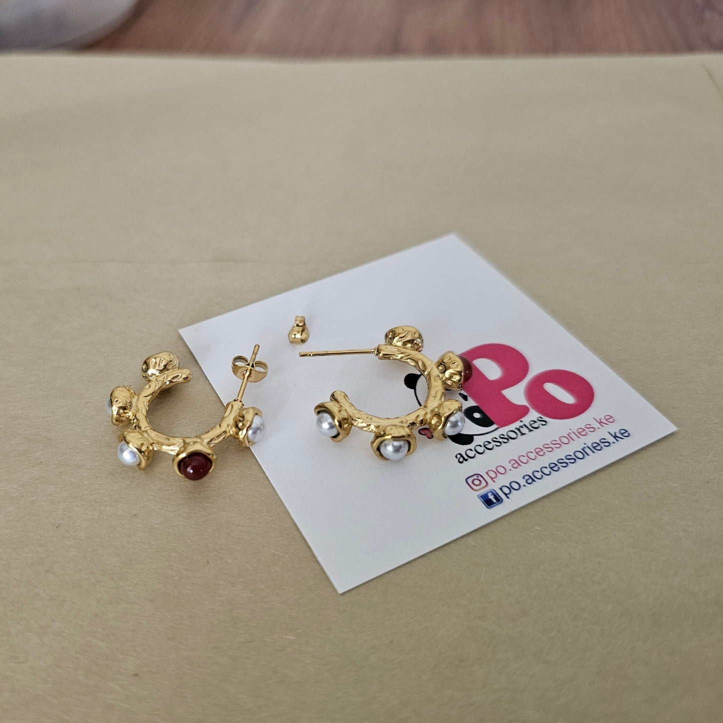 Character Pearl Hoops
