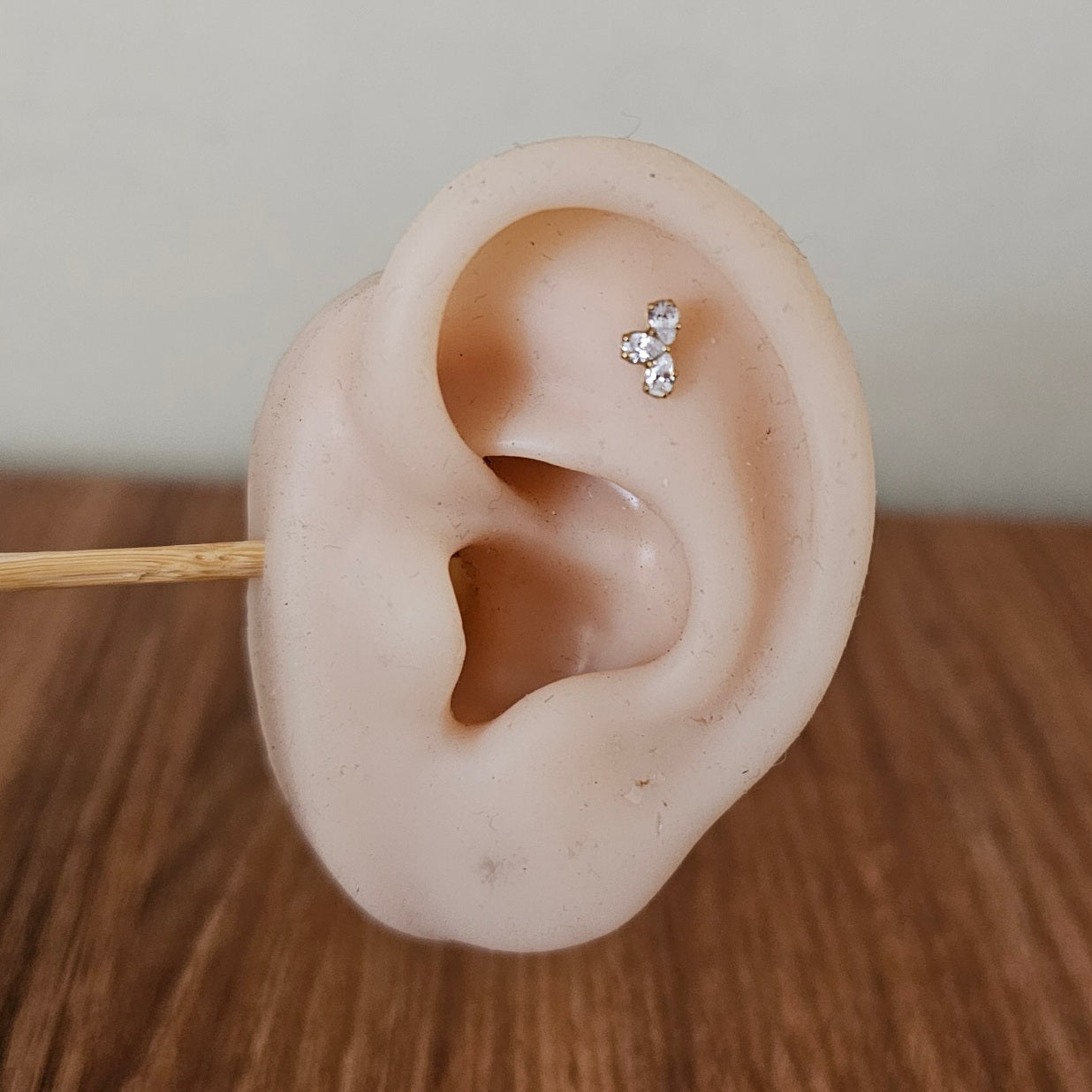 3 Petal Flat Back Stud (Each)