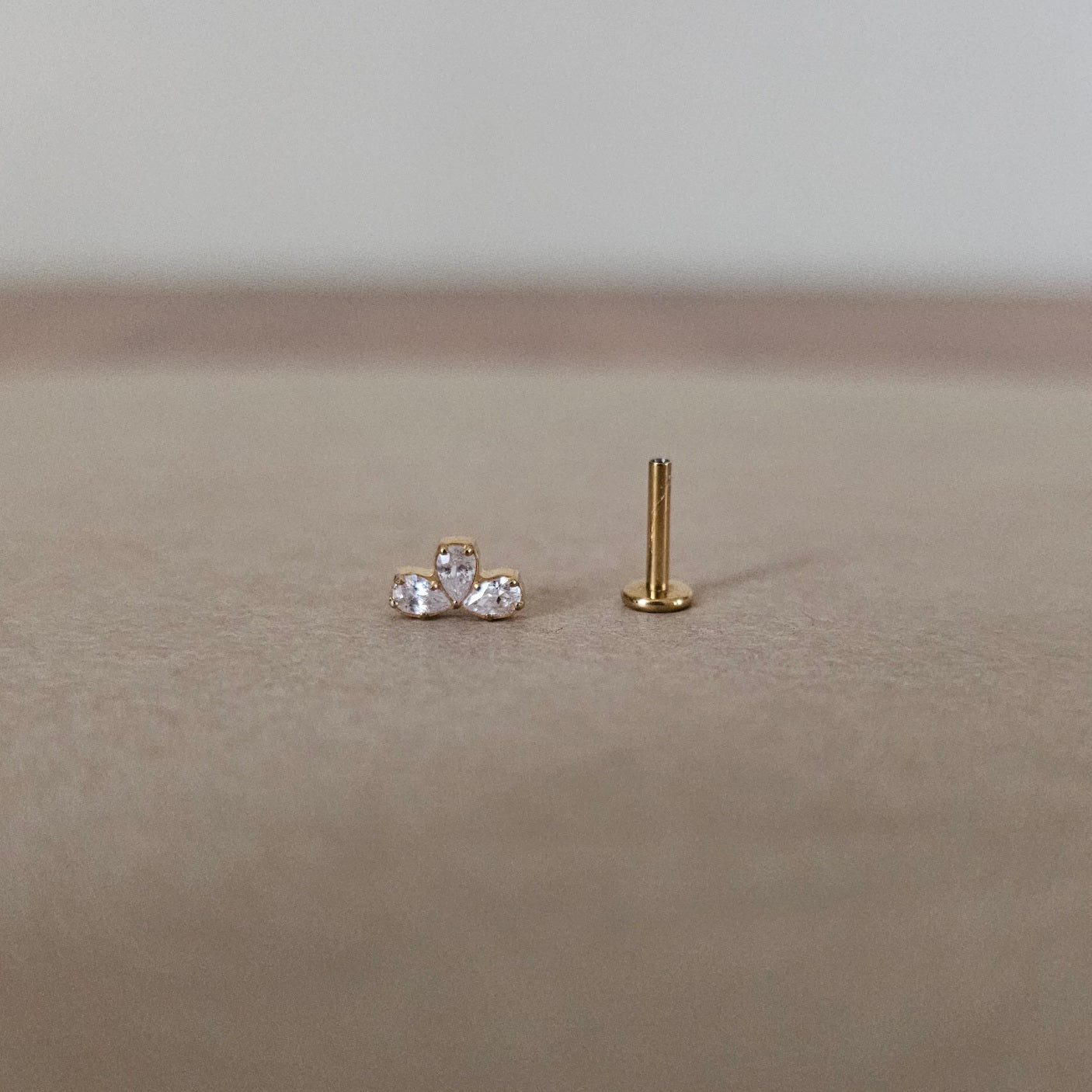3 Petal Flat Back Stud (Each)