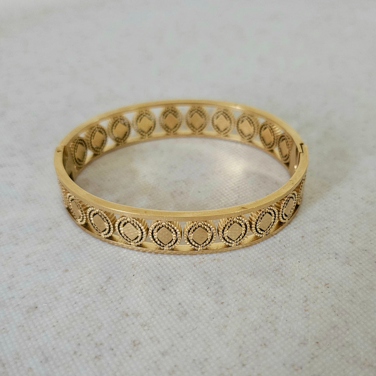Abstract Bangle 1.0