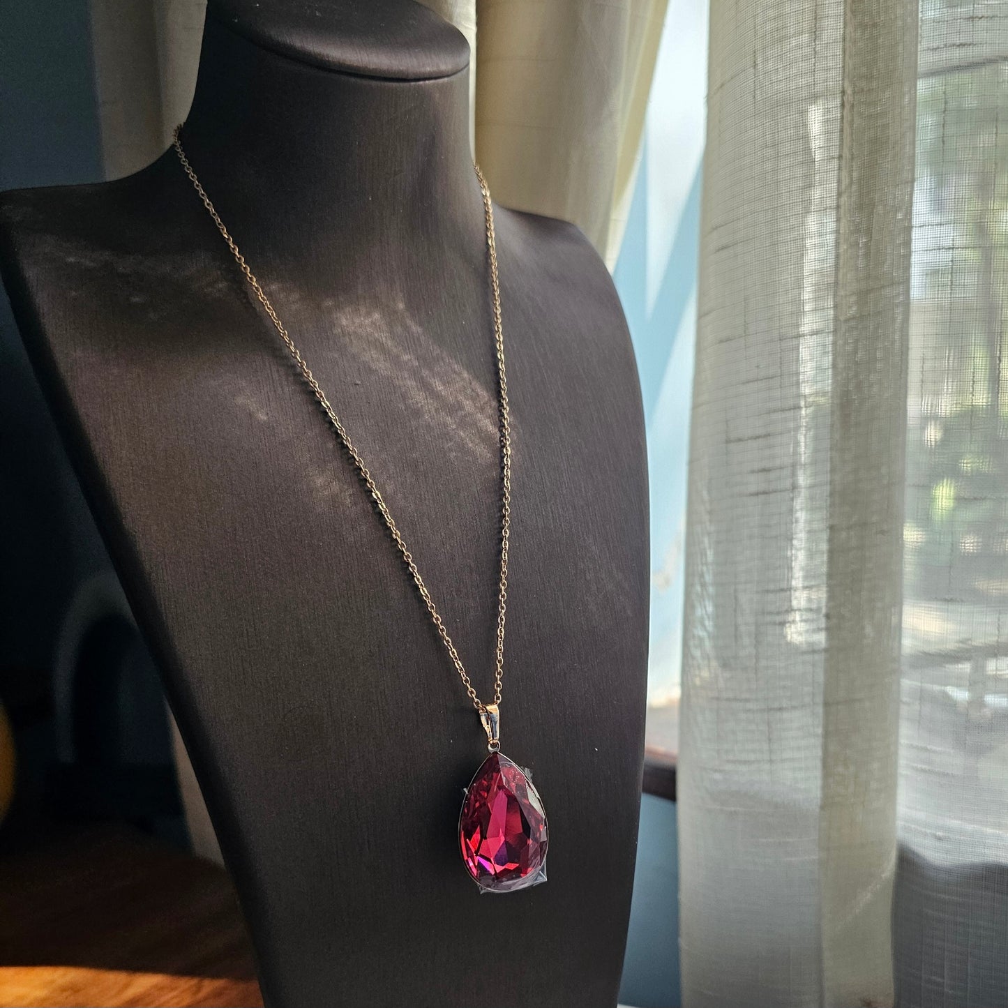 Chunky Rose Pendant Necklace