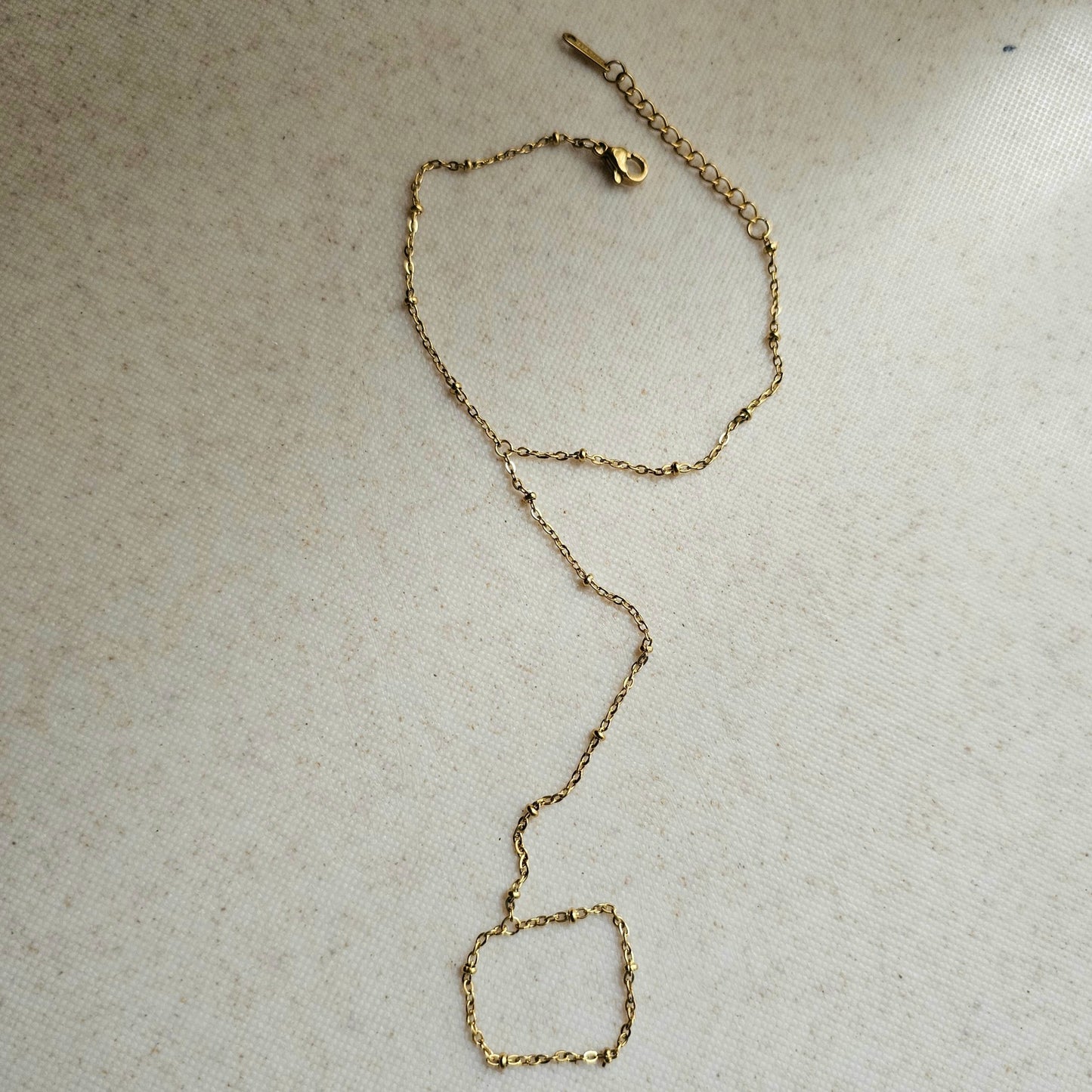 Dainty Handchain