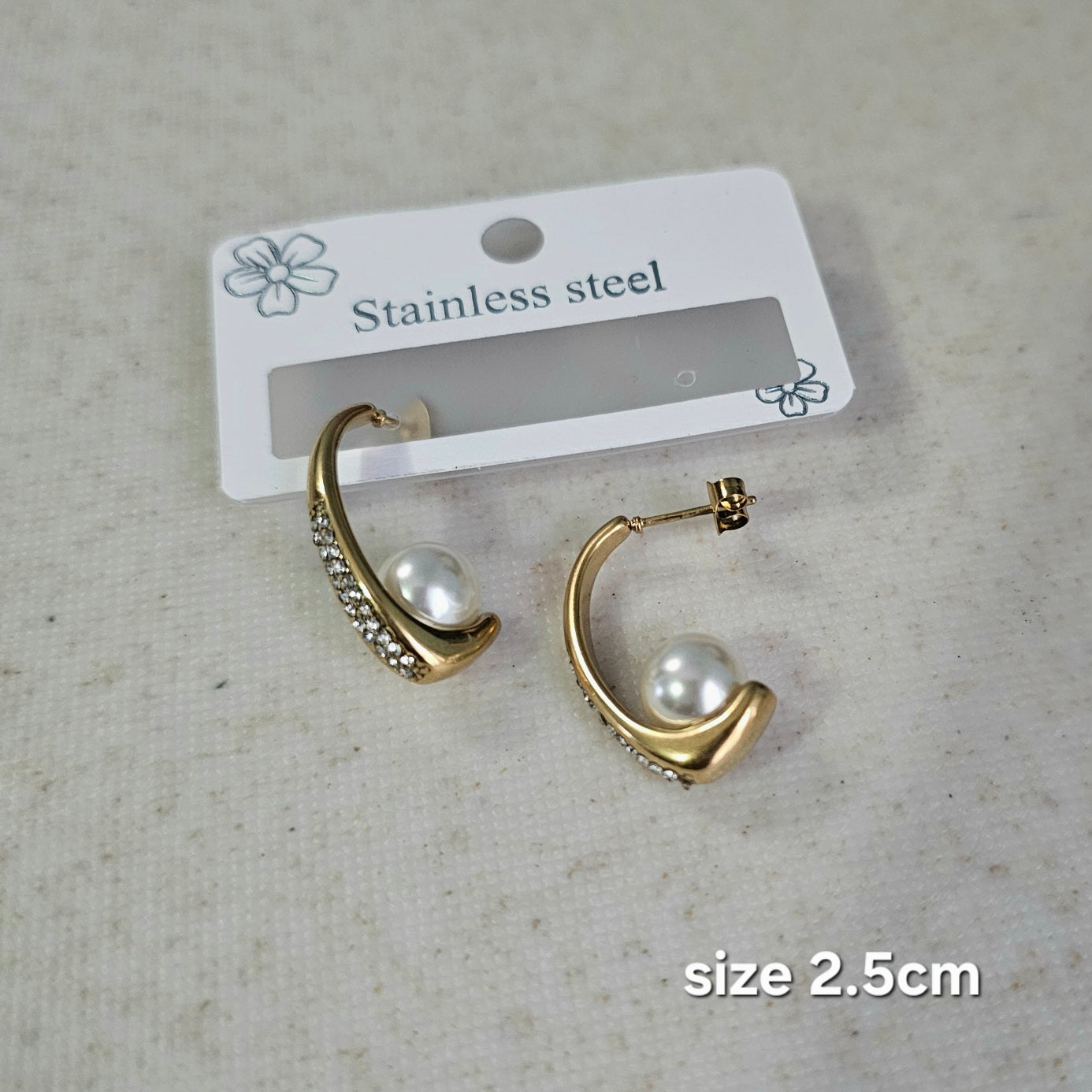 Pearl Glist Hoops