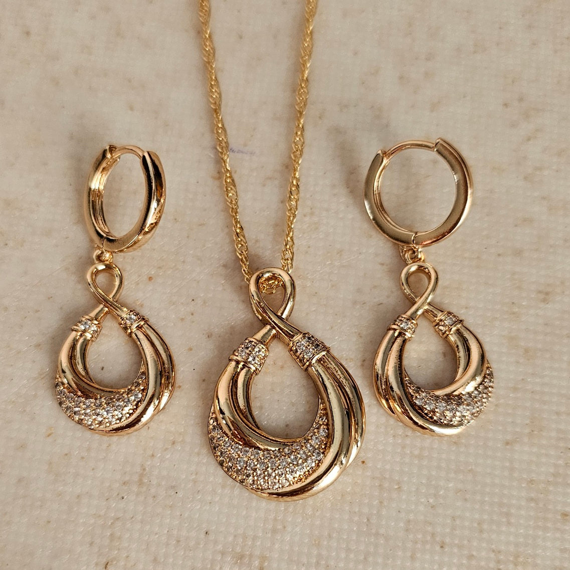 Abstract Gold Set 1.0
