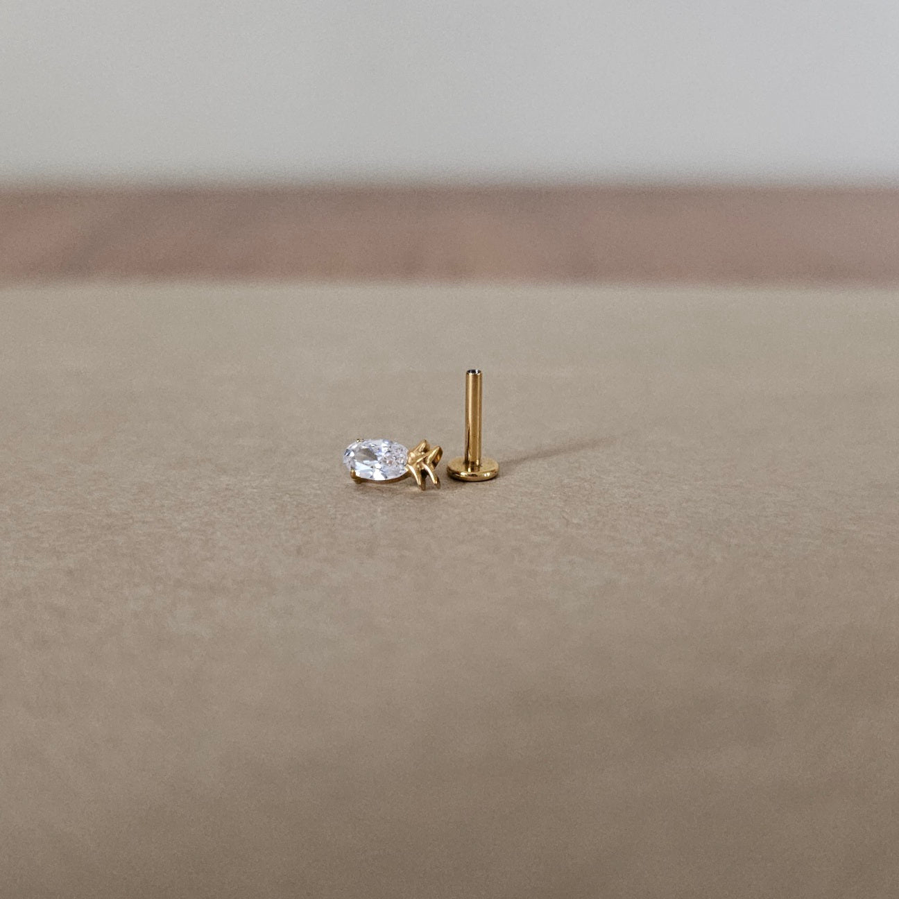 Pineapple Stud (each)