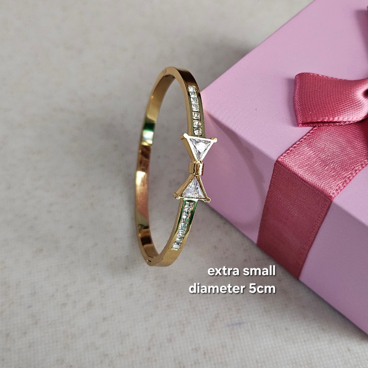 Bow Bangle