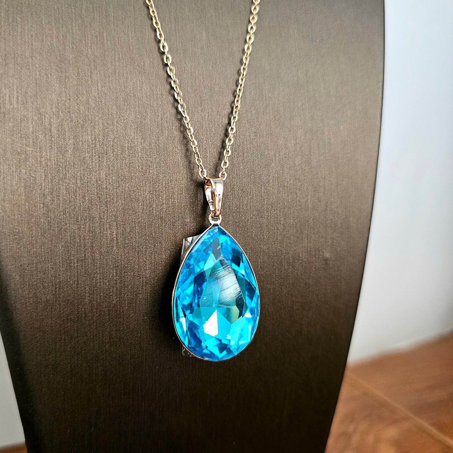 Chunky Ocean Pendant Necklace