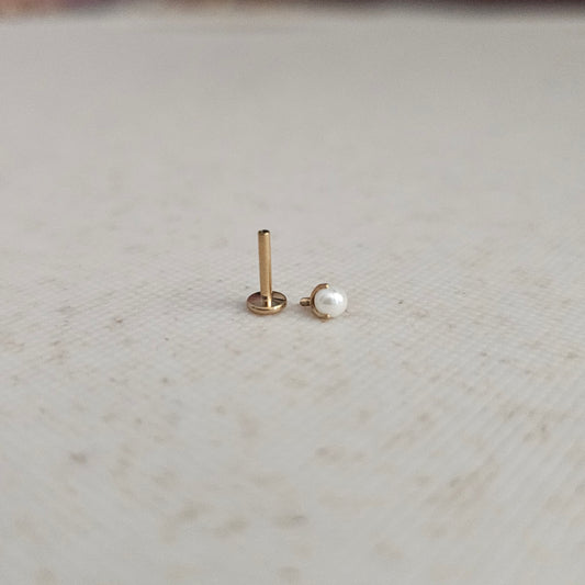 Little Pearl Flatback Stud (each)