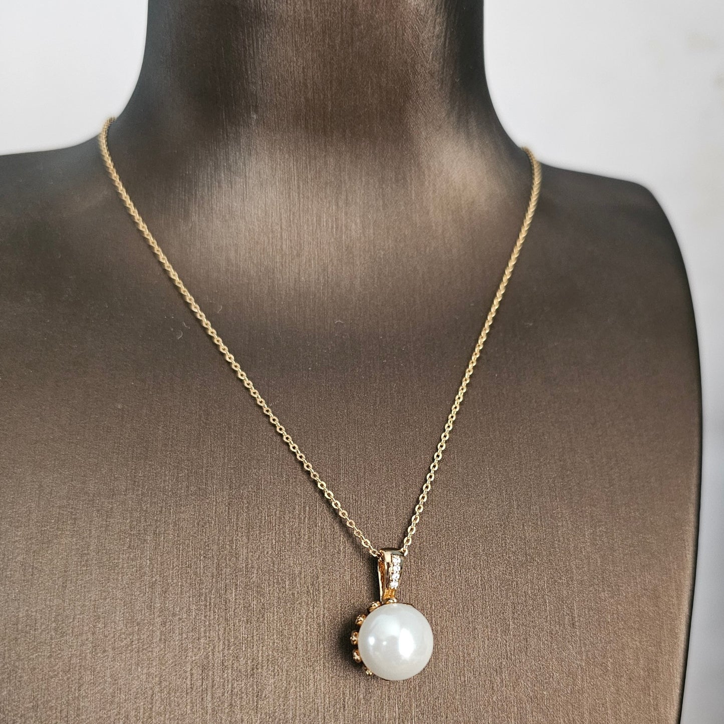 Pearl Pendant Necklace