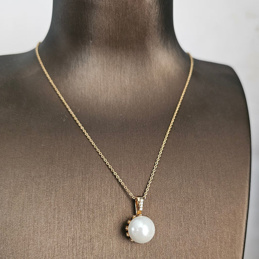 Pearl Pendant Necklace