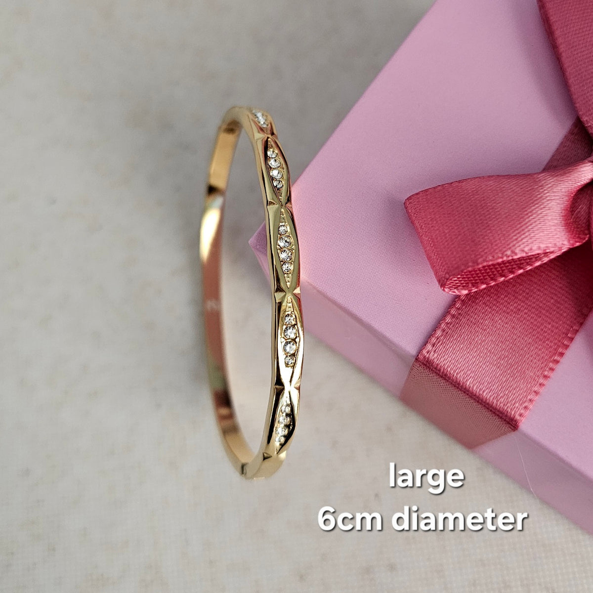 Oviform Bangle