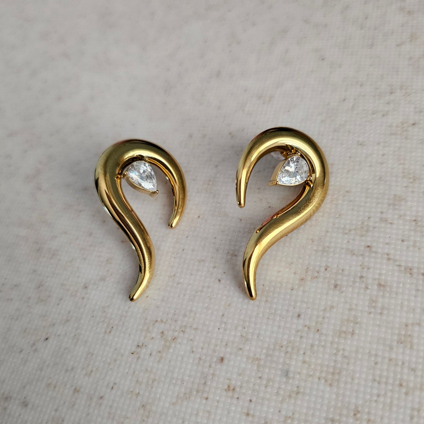 Curve Earrings