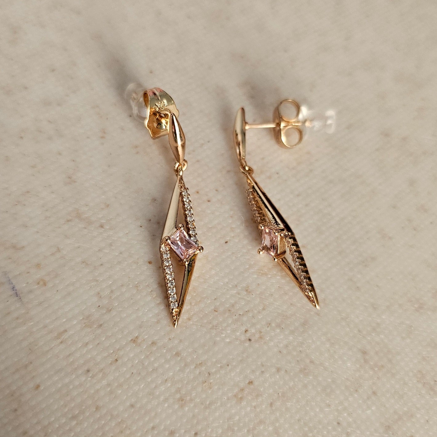Elite Earrings Pink on Gold