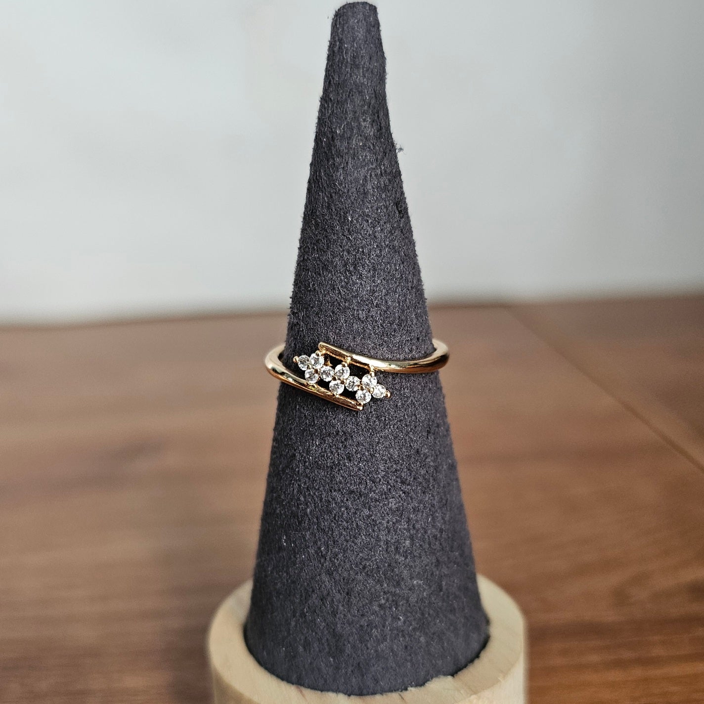 Dainty Overlap RIng