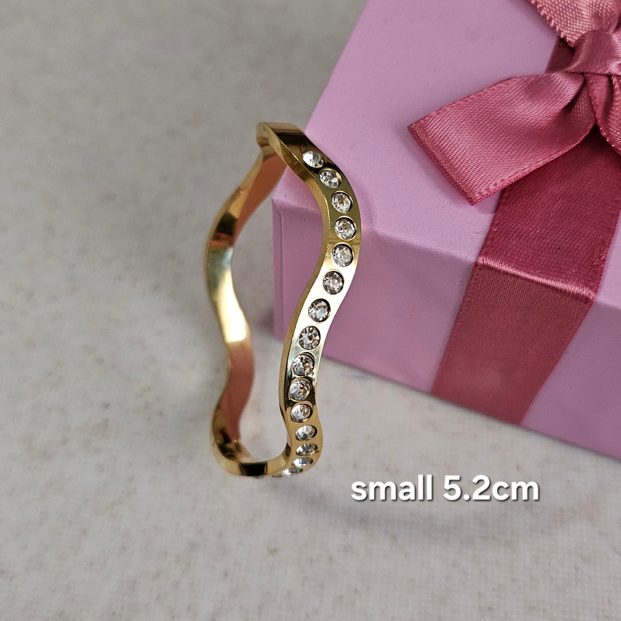 Curves Bangle - Small
