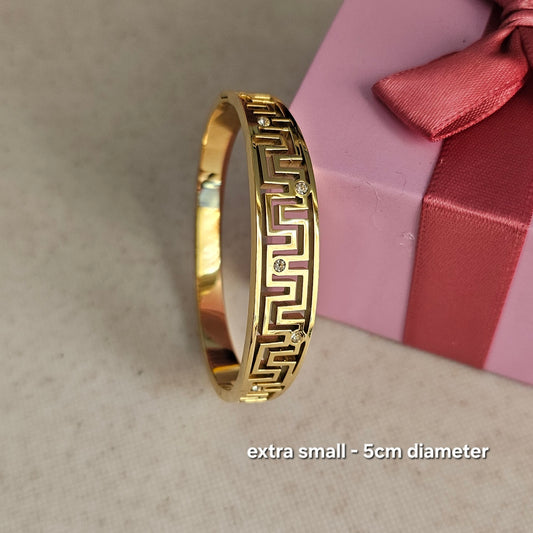 Class Bangle