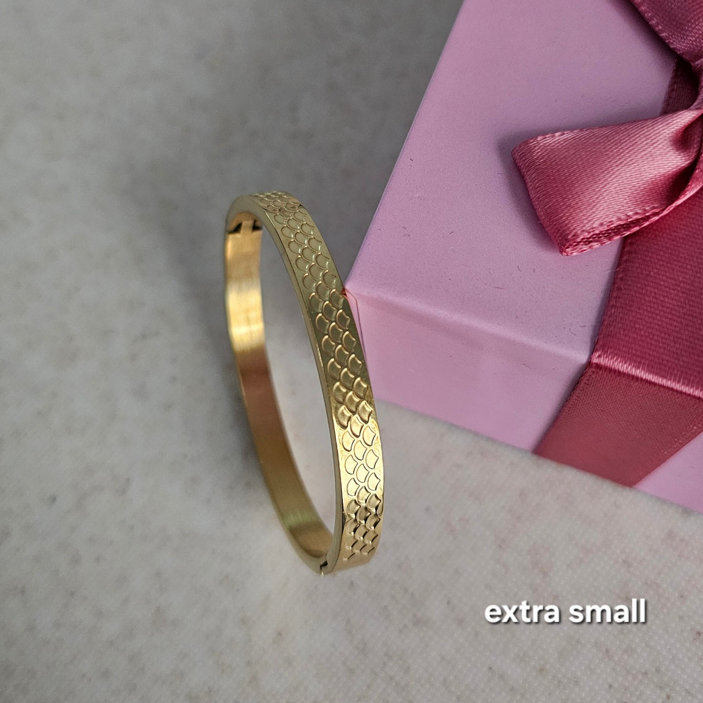 Waves Plain Bangle