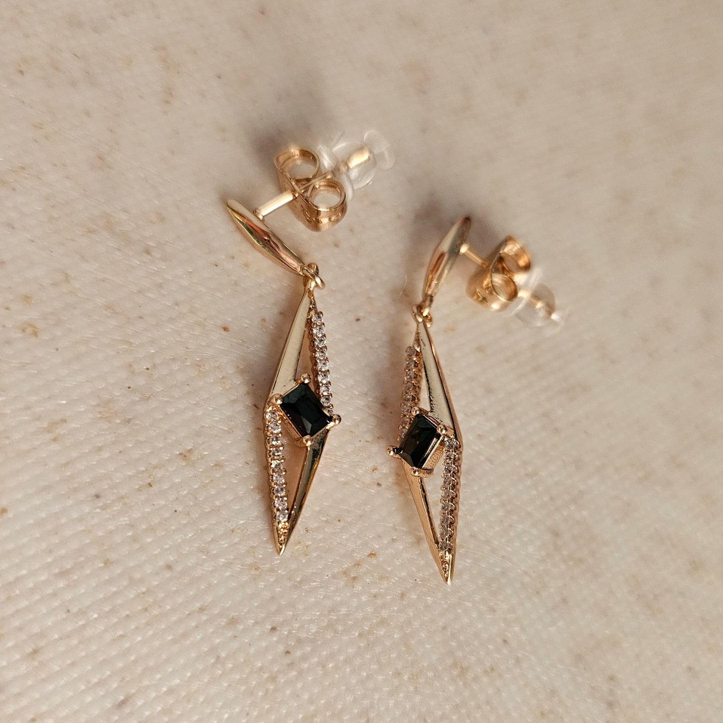 Elite Earrings Black on Gold