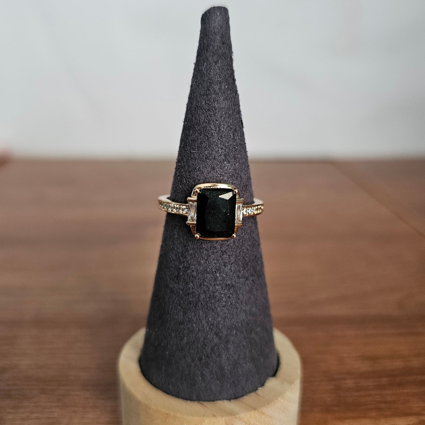 Square Gem Black