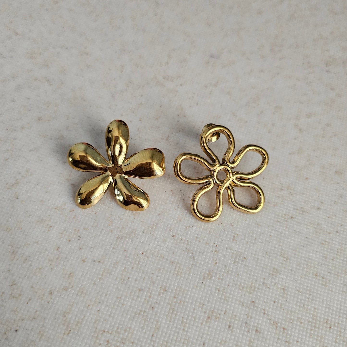 Chunky Flower Mismatch Earrings